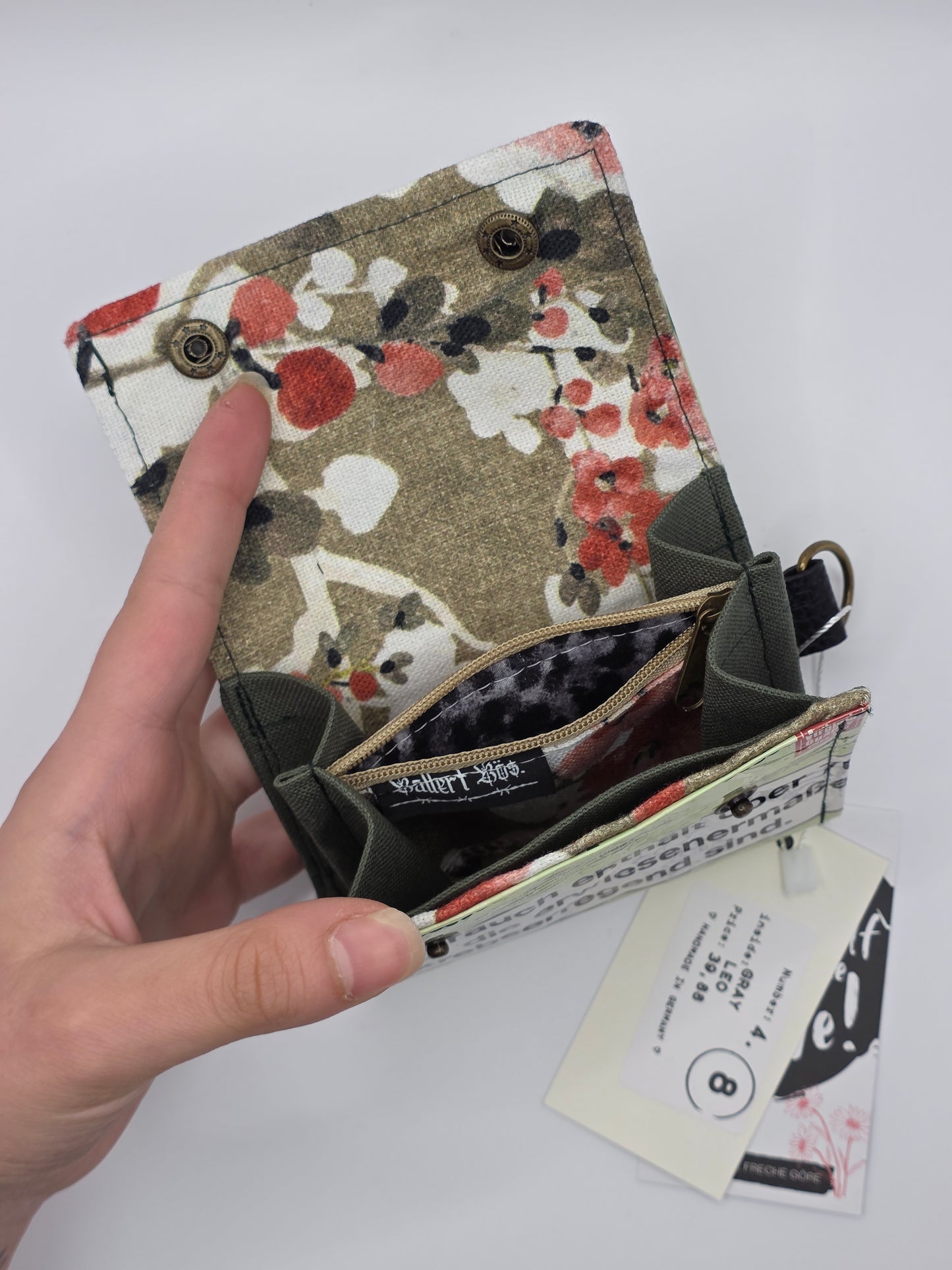 4.8 upcycling wallet, gray leo