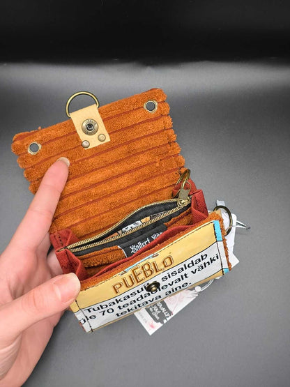 9.2 wallet, upcycled, beige cats