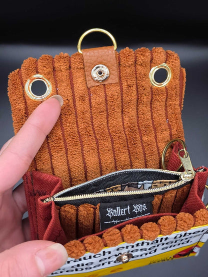 9.1 wallet, upcycled, beige cats