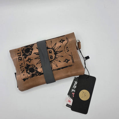 Batik „Sun and Moon" Tabaktasche Nr. 4 (Juni)