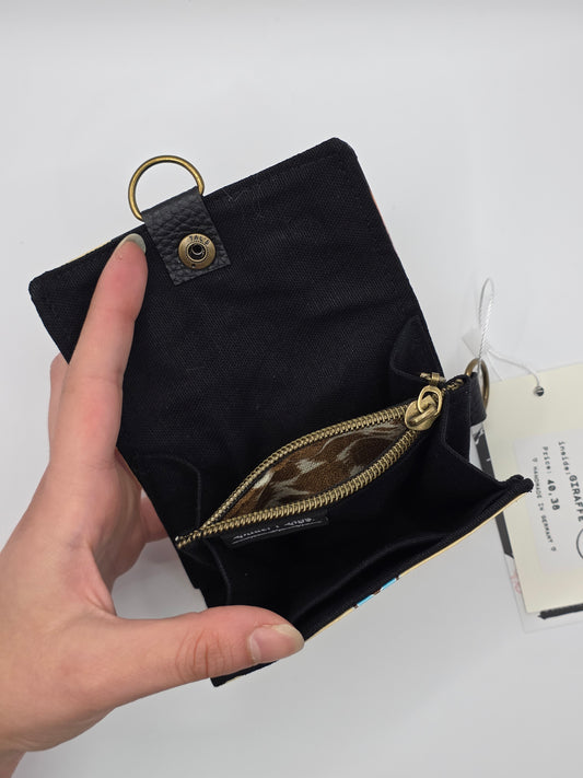 4.14 upcycling wallet, giraffe
