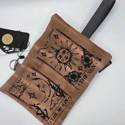 Batik „Sun and Moon" Tabaktasche Nr. 4 (Juni)