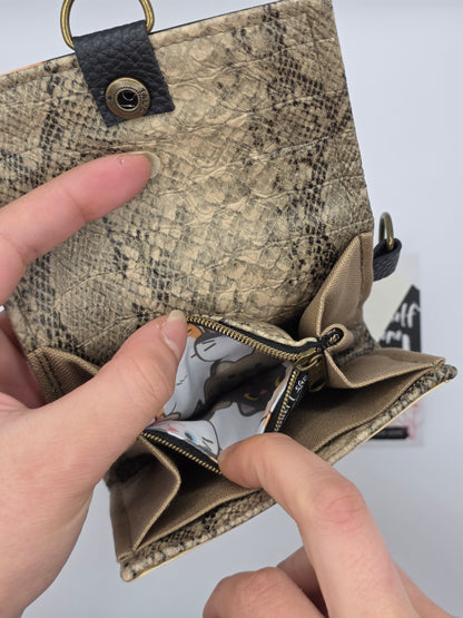 4.7 upcycling wallet, Cats