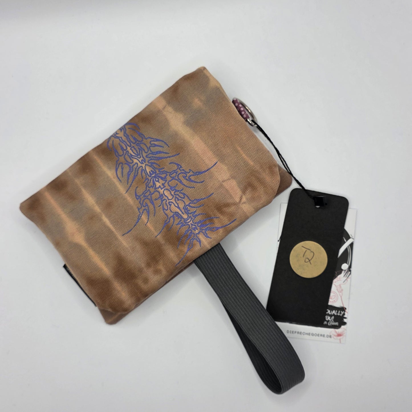 Batik „Tribals" Tabaktasche Nr. 2 (Juni)