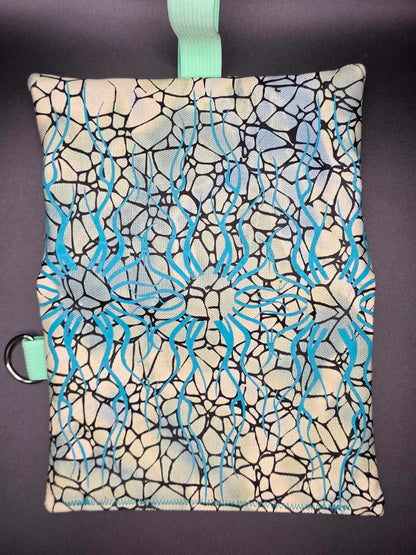 TT13.4 Tabacco pouch, tribals blue