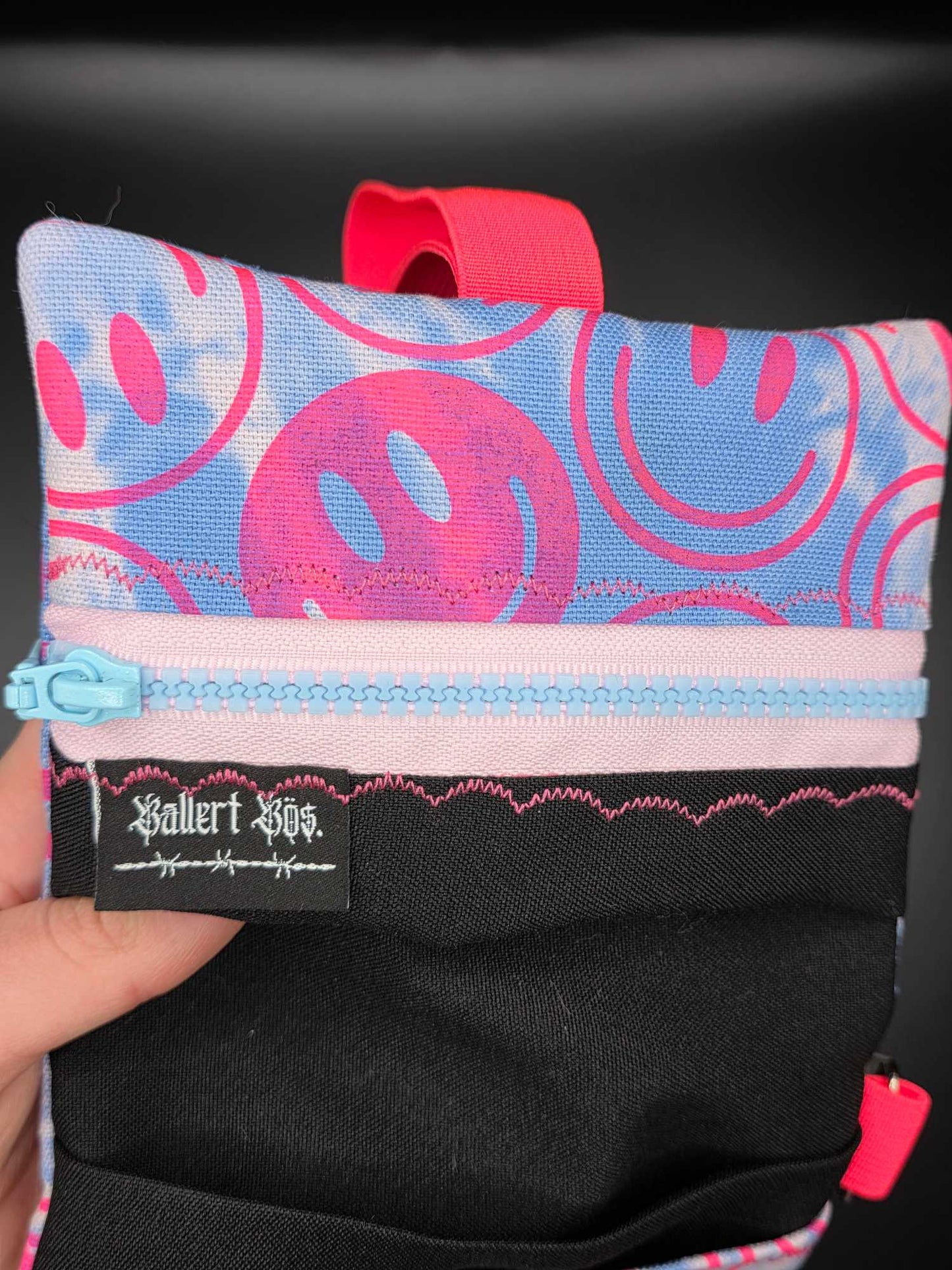 TT9.2 Tabacco pouch, Smileys