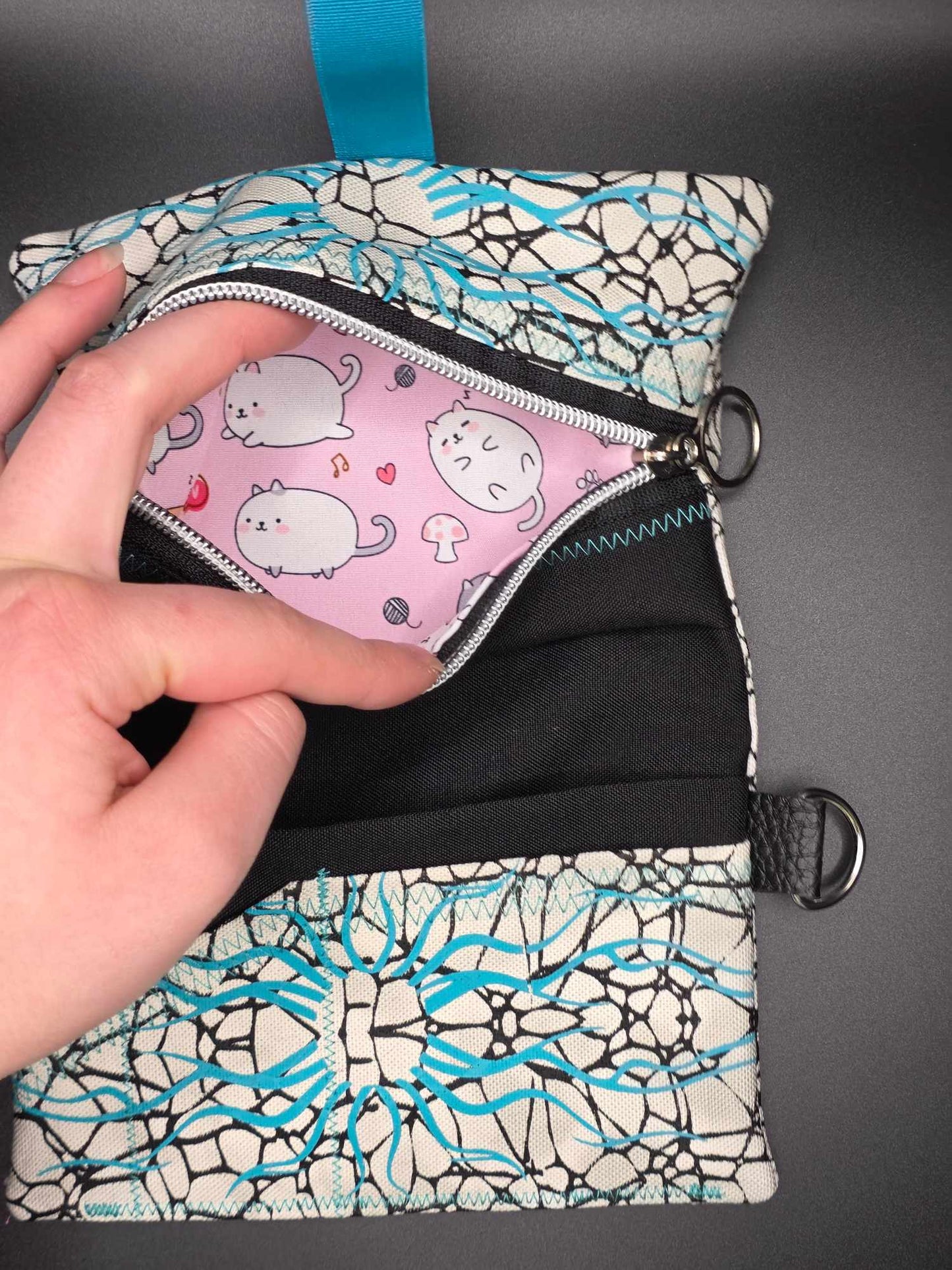 TT13.5 Tabacco pouch, tribals blue