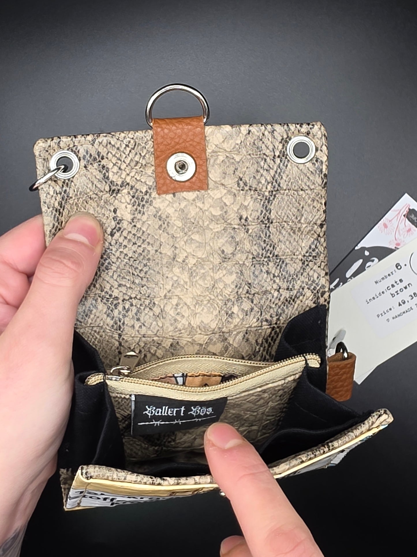 6.8 upcycling wallet - CATS BROWN