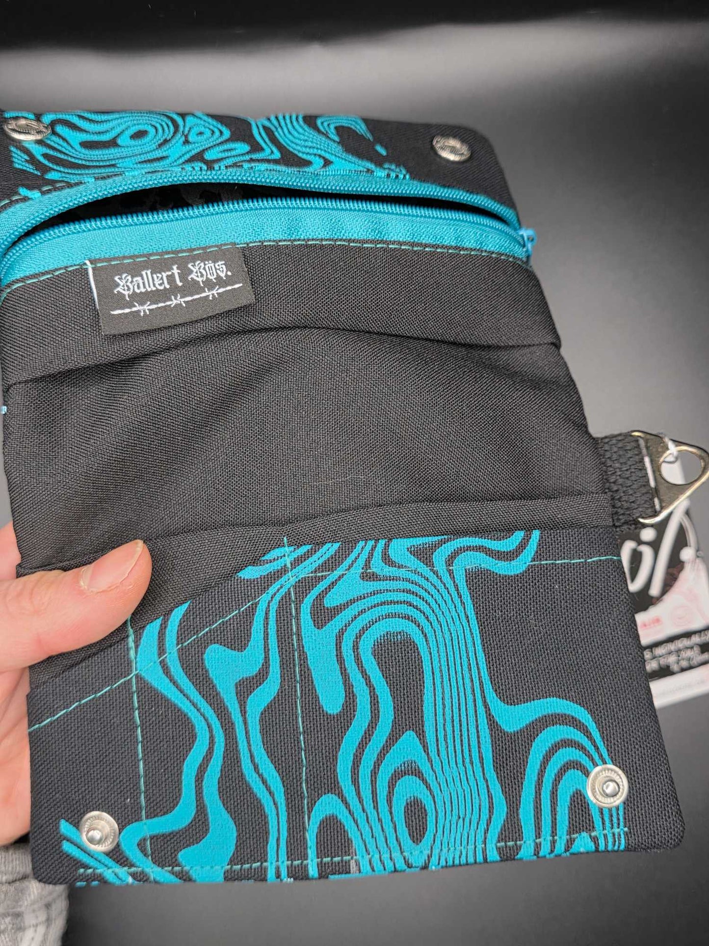 TT9.7 Tabacco pouch, Trippy Butterfly