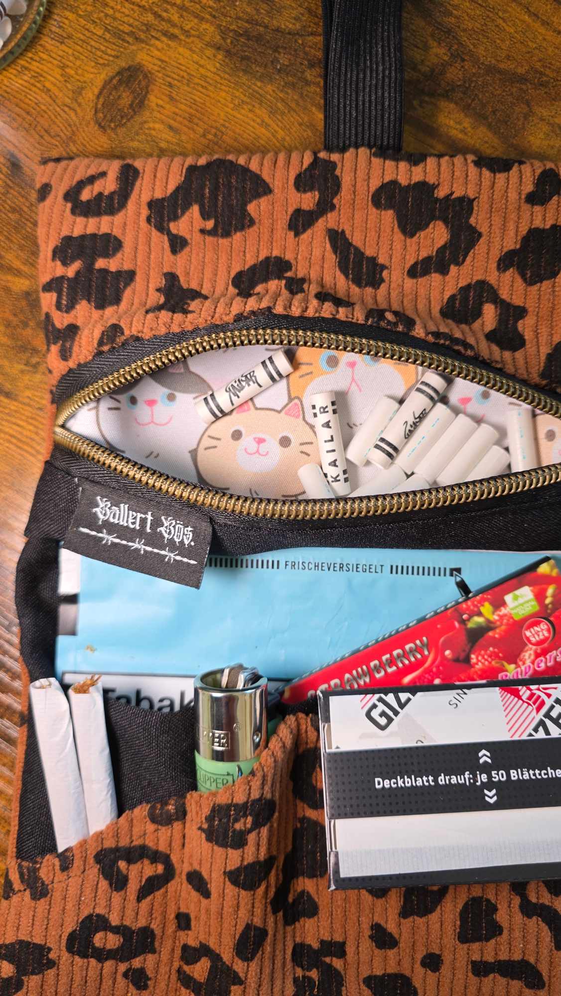 BTT Basic Tabacco Pouch - Cord, leo