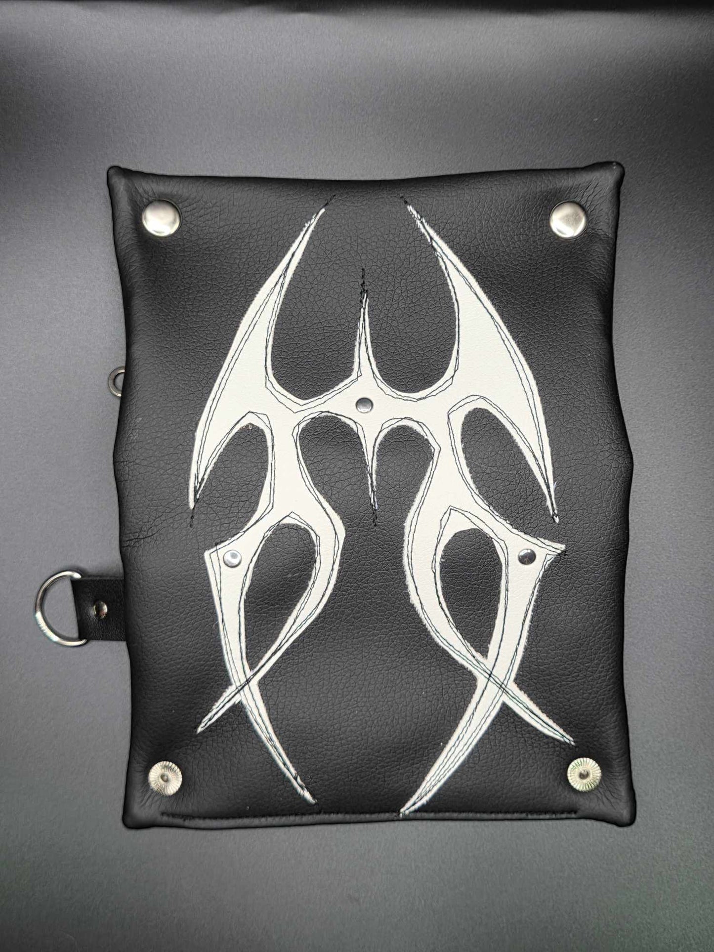 Tribals Tabaktasche - weiß