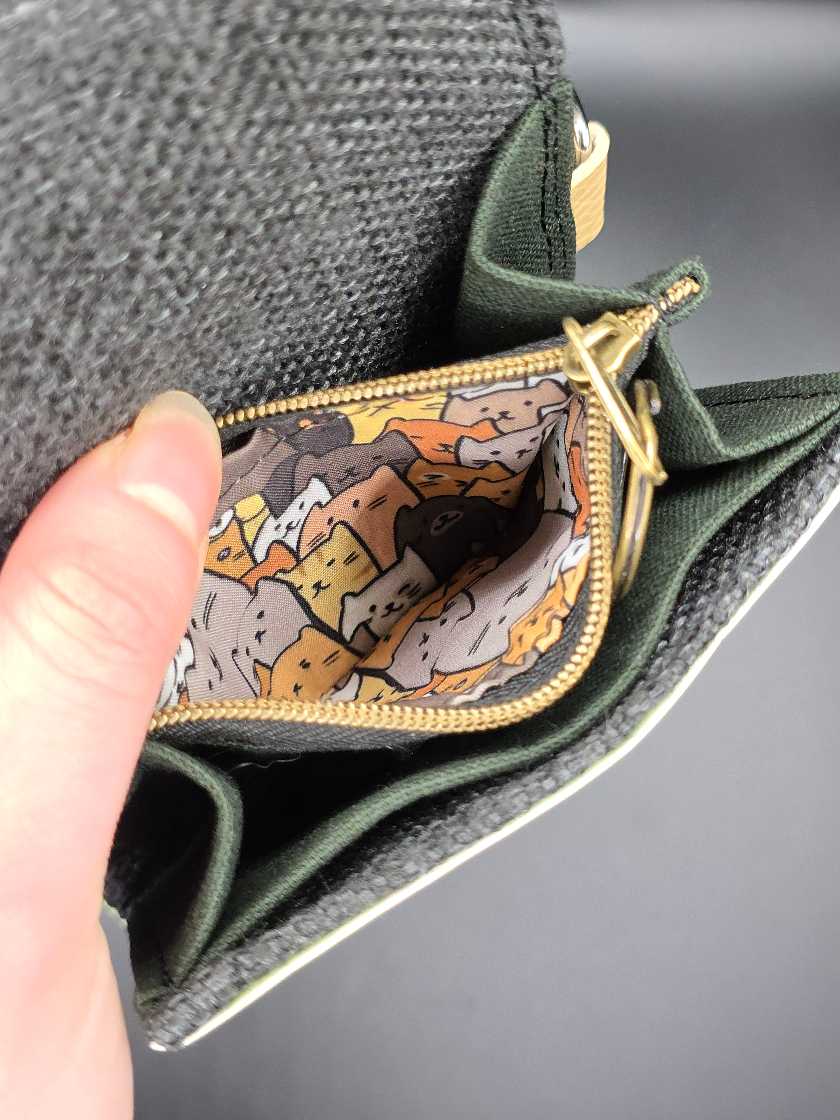 10.11 wallet - upcycled, beige cats