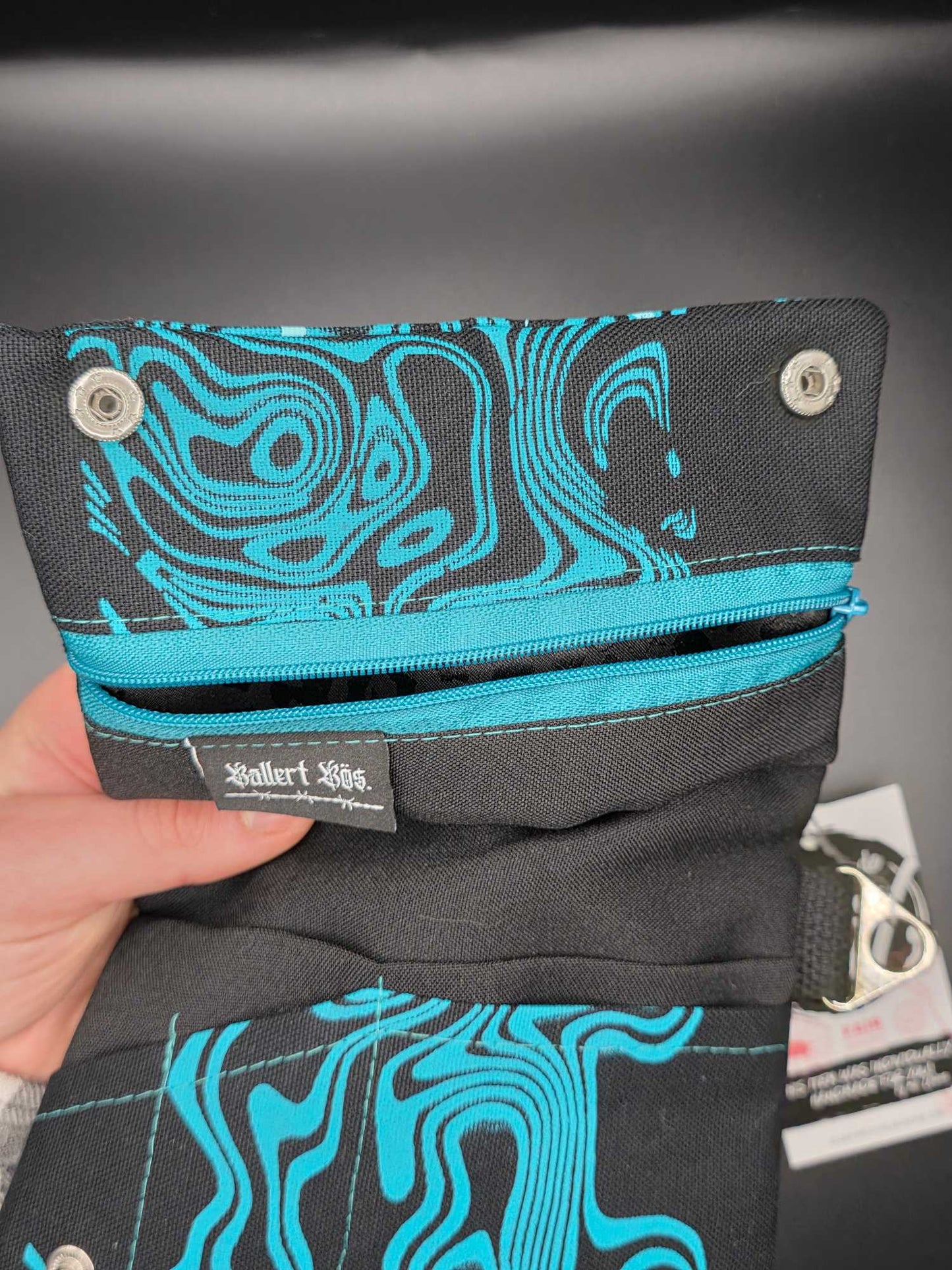TT9.7 Tabacco pouch, Trippy Butterfly