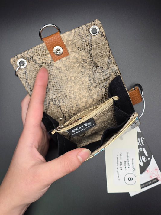 6.8 upcycling wallet - CATS BROWN