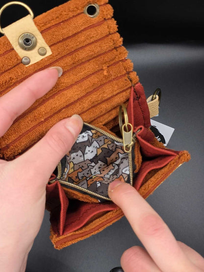 9.2 wallet, upcycled, beige cats