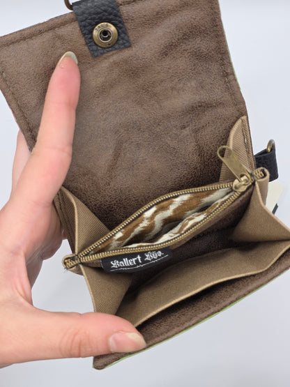 4.16 upcycling wallet, giraffe