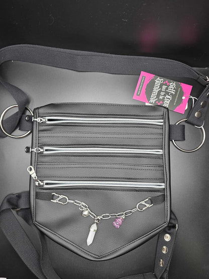 LB3.2-4 Leg Bag, black faux leather, silver