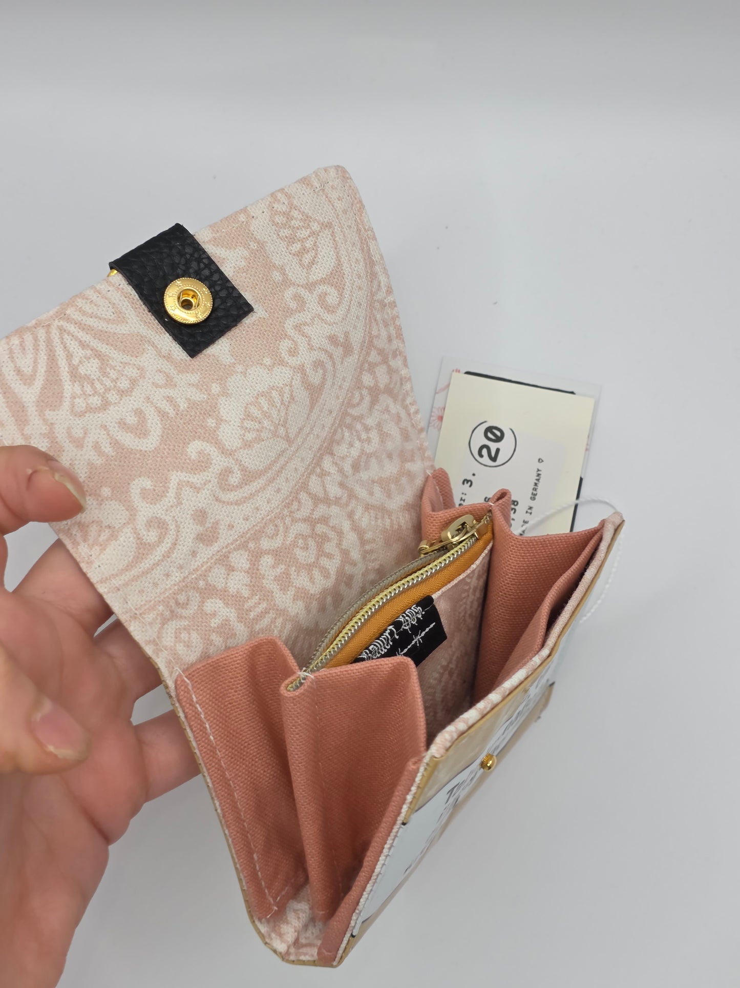 3.20 upcycling wallet - CATS GREEN