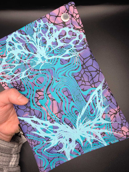 TT9.9 Tabacco pouch, Trippy Butterfly