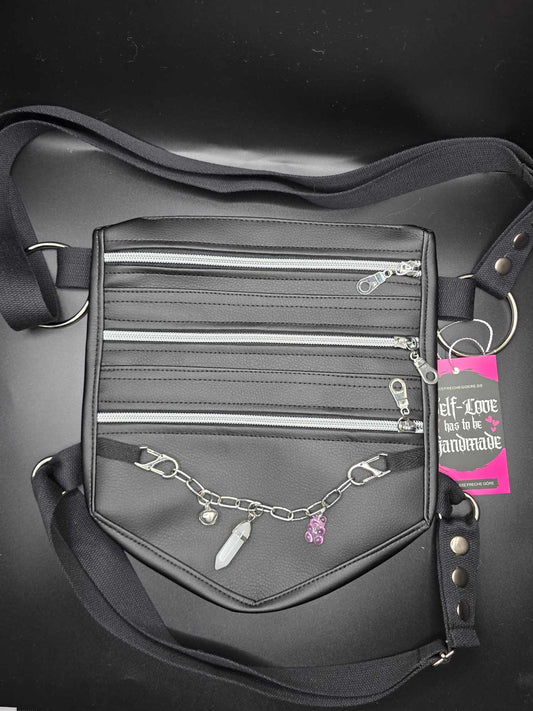LB3.2-4 Leg Bag, black faux leather, silver