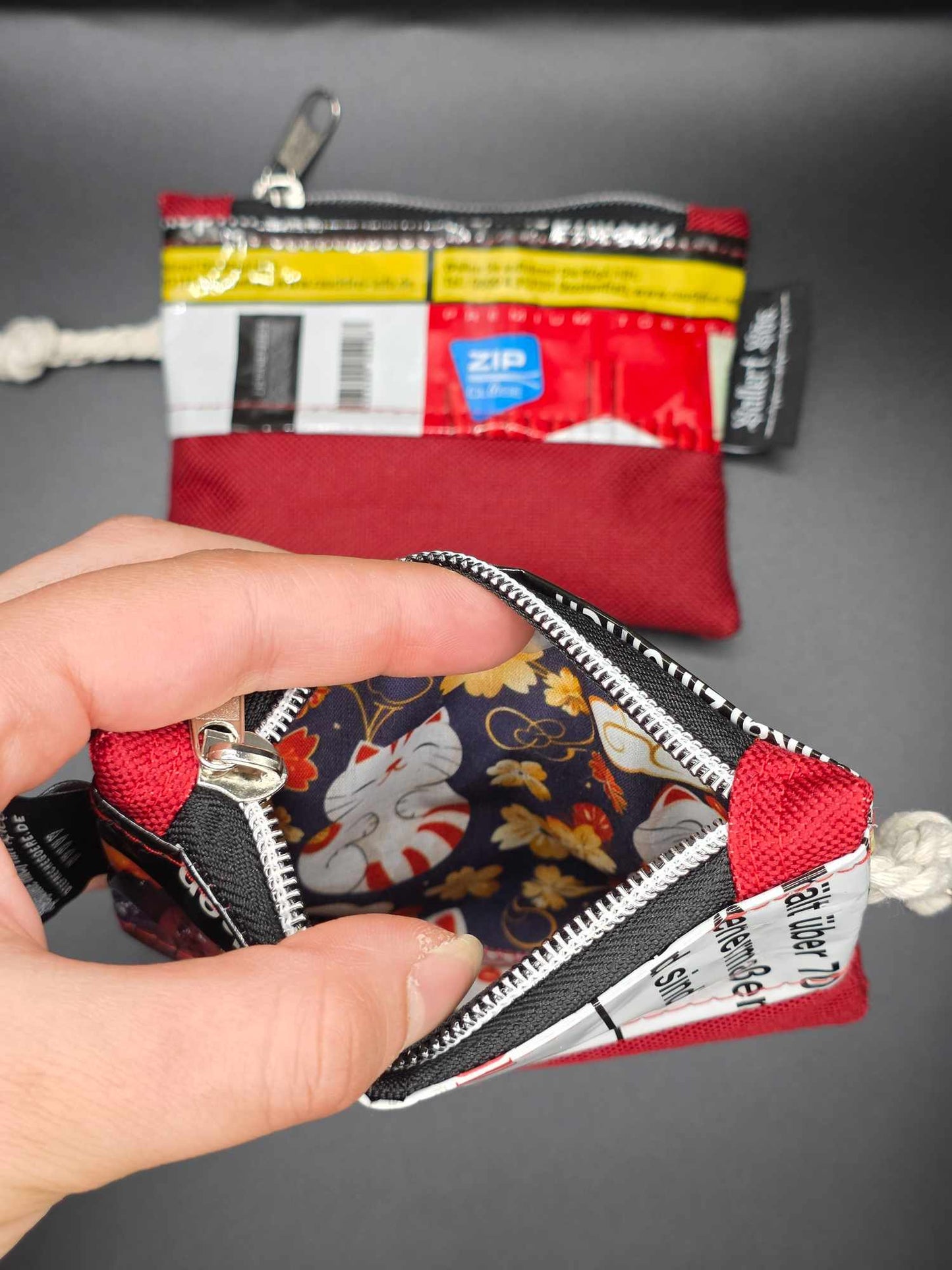 mini zip wallet - Upcycled, rot