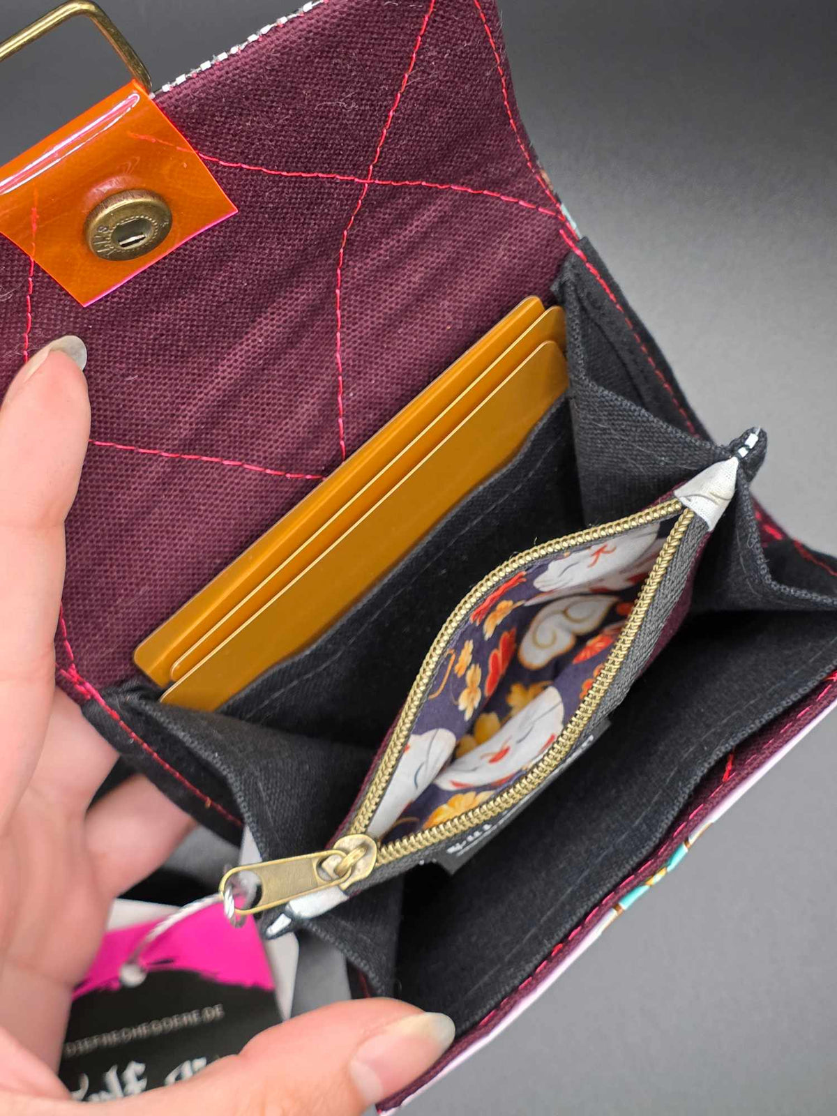 W22.2 Geldbeutel - upcycled, mit Kartenfächer