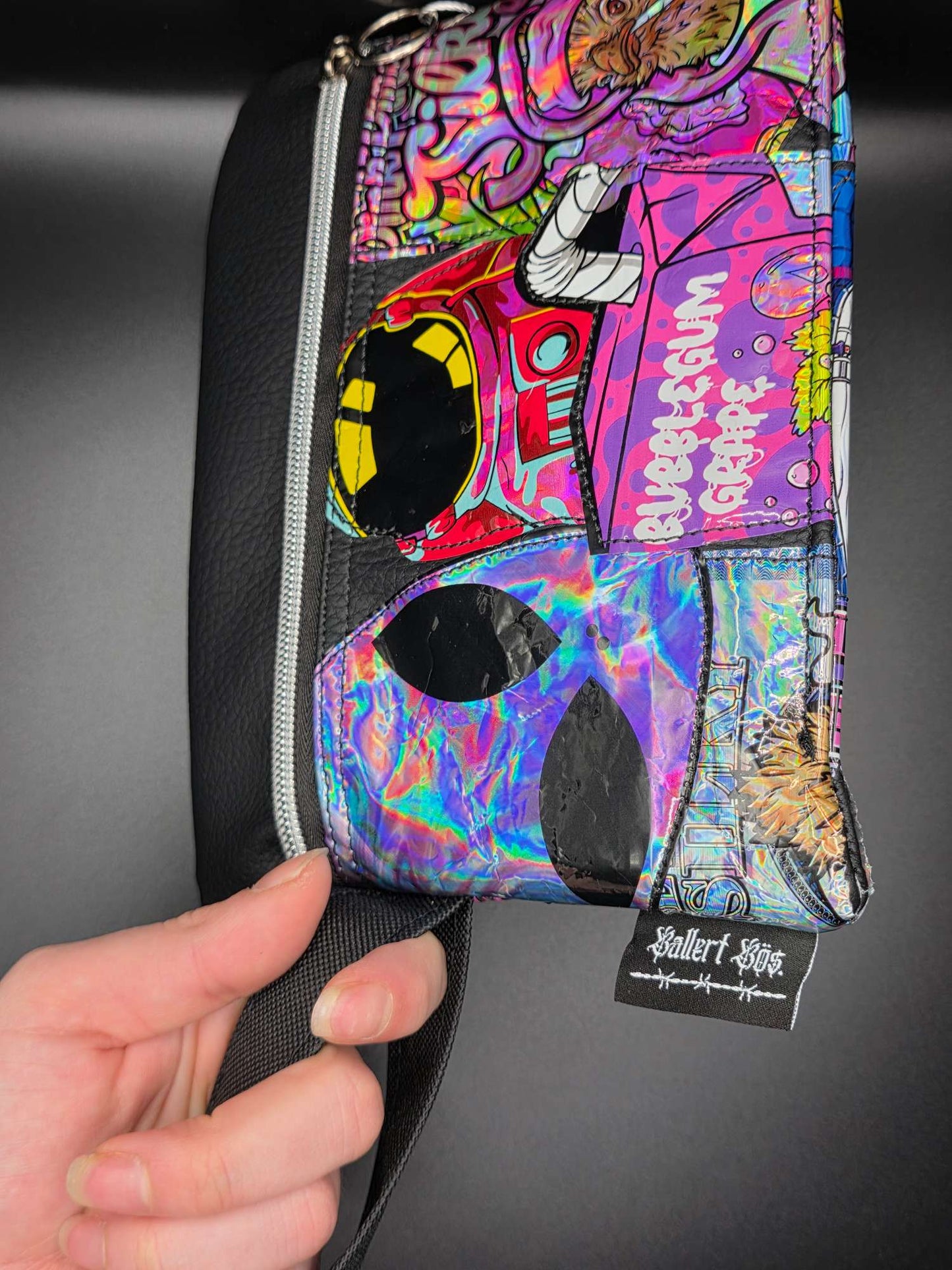 TB1.6 Trippy Zip Bag - upcycled *B-Ware*