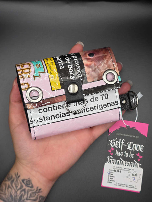 W20.7 wallet - upcycled