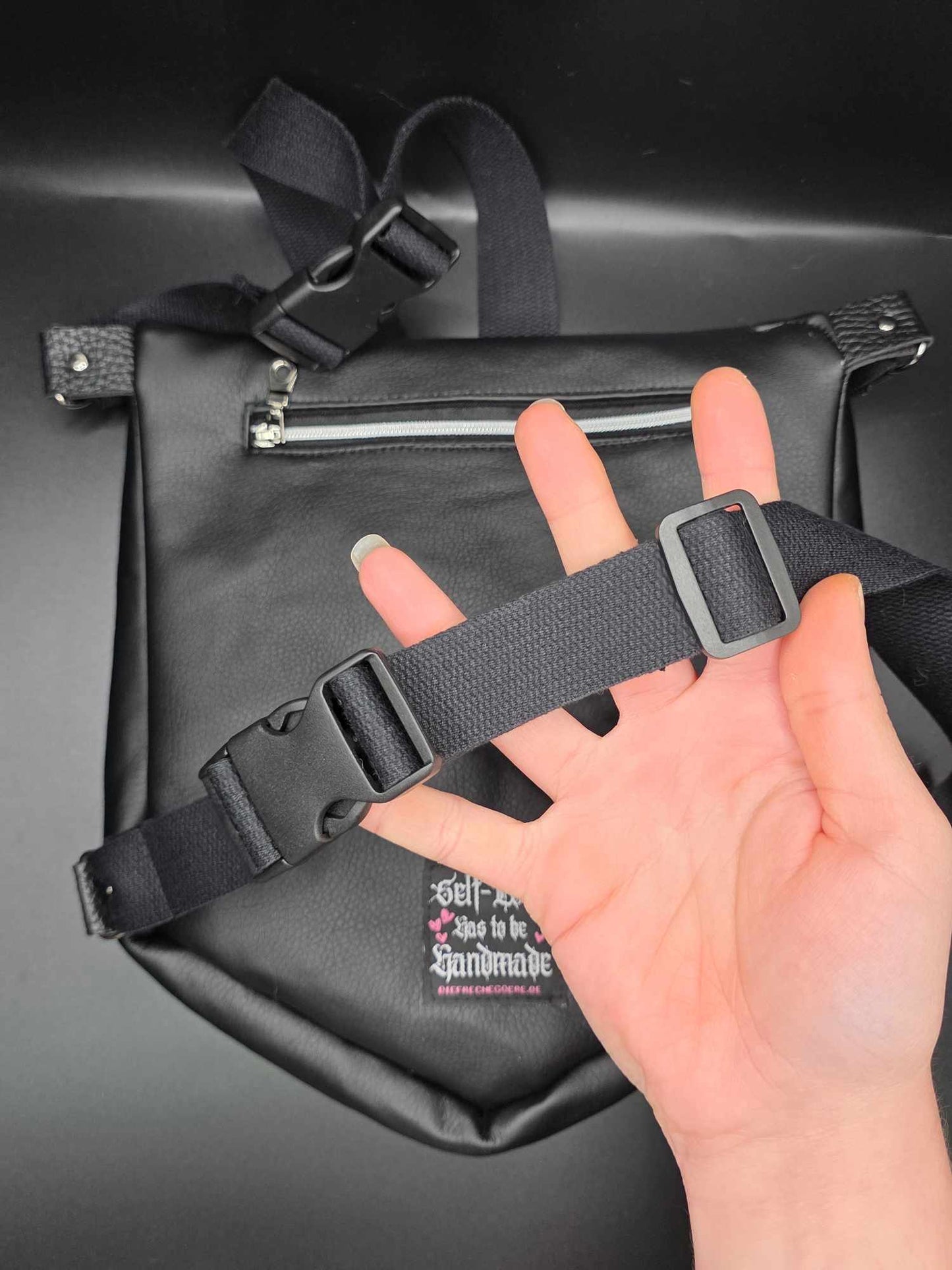 LB2.1+2 Leg Bag, black faux leather