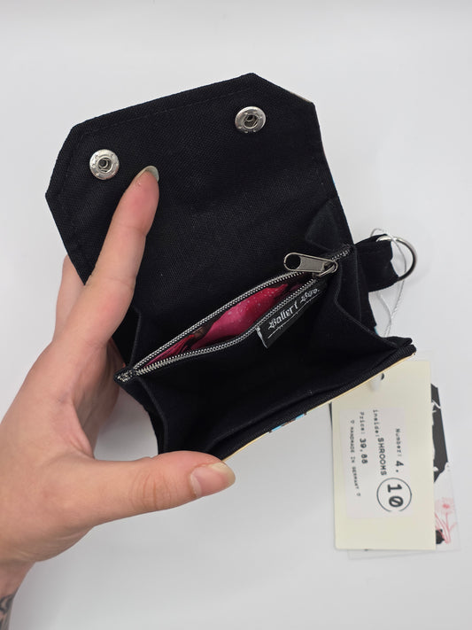 4.10 upcycling wallet, shrooms