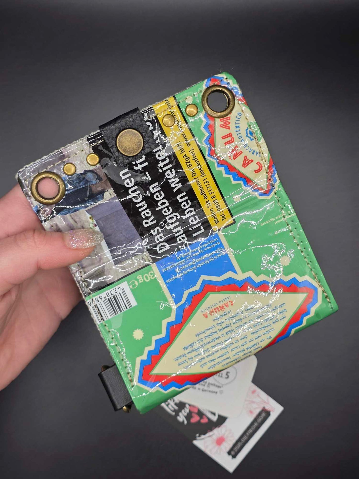 W11.5 wallet - upcycled, Cats inside