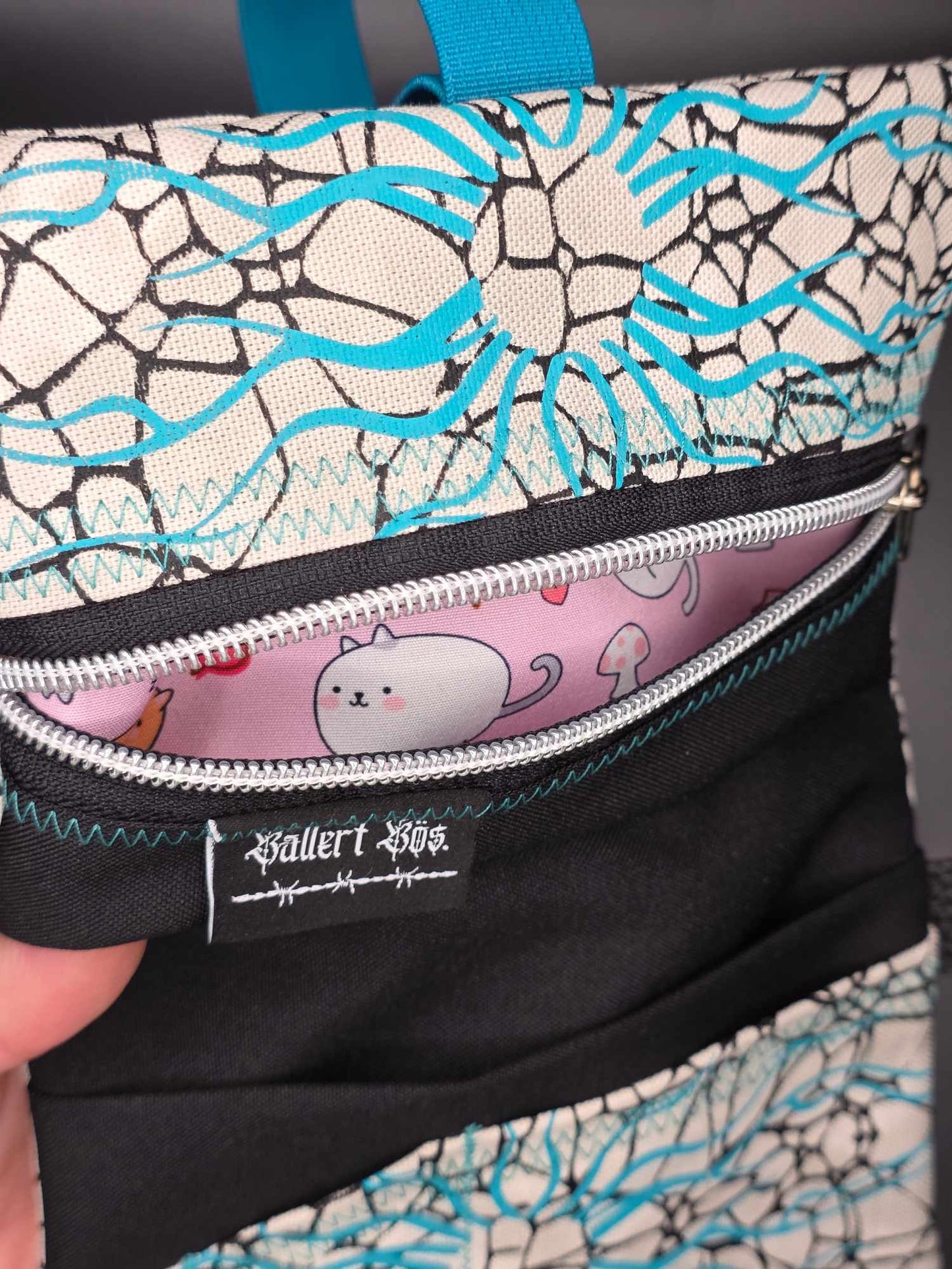 TT13.5 Tabacco pouch, tribals blue