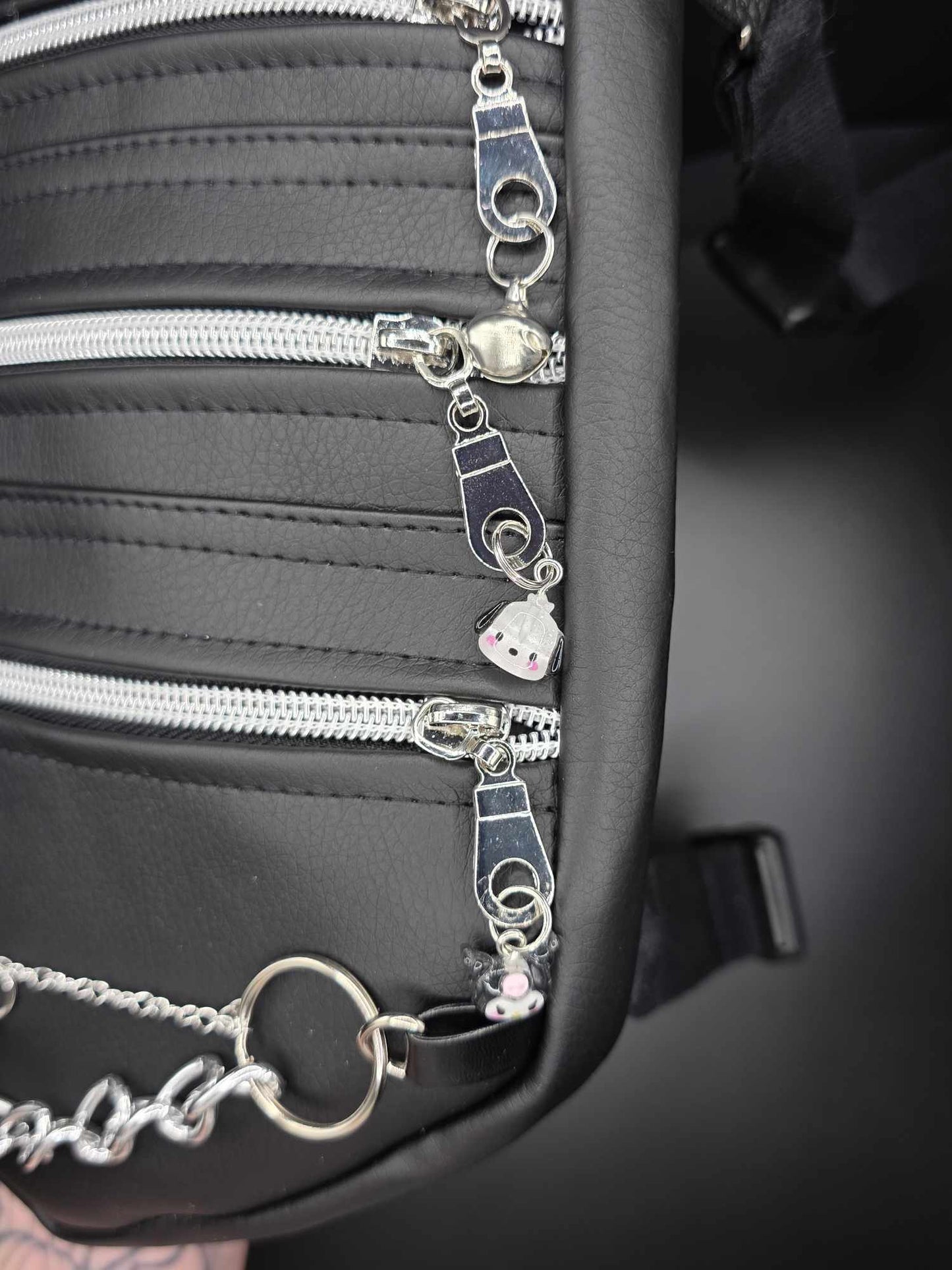 LB2.1+2 Leg Bag, black faux leather