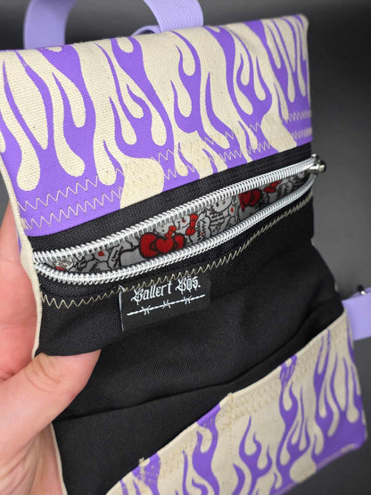 TT13.10 Tabacco pouch, creative flames