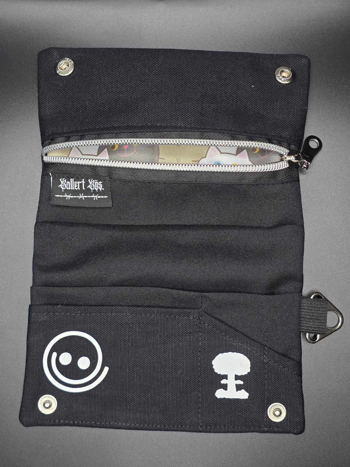 TT11.4 Tabacco pouch, drop acid not bombs