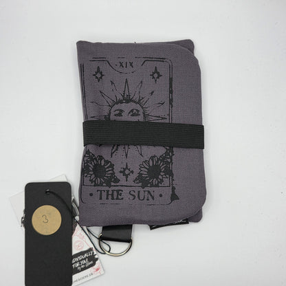 „Sun Moon Tarot" Tabaktasche Nr. 3 - DIE FRECHE GÖRE