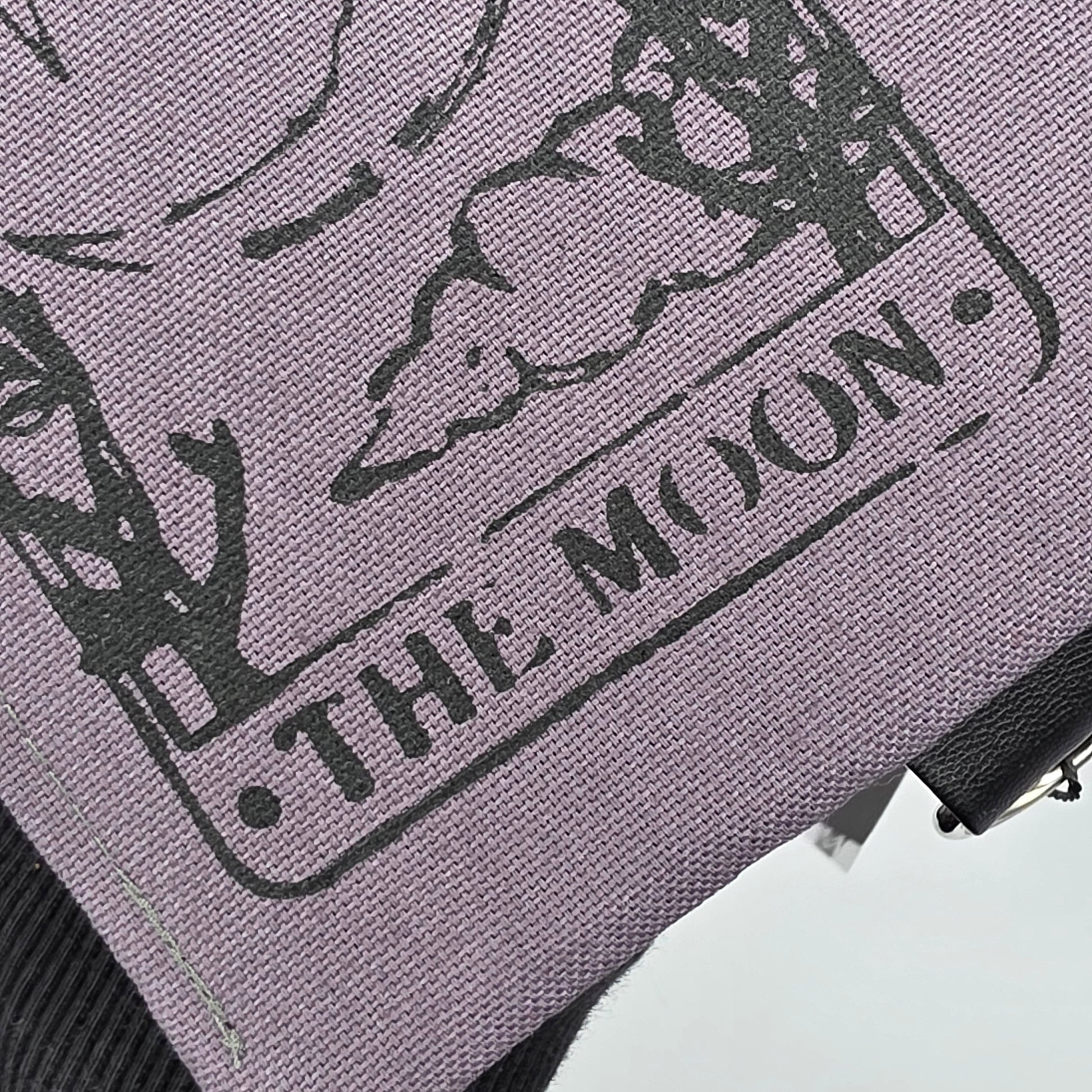„Sun Moon Tarot" Tabaktasche Nr. 3 - DIE FRECHE GÖRE